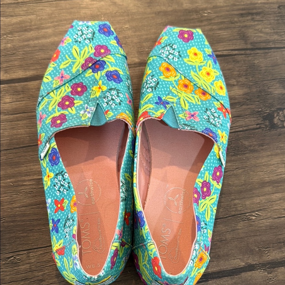 Toms Floral Women's Shoes - Picture 5 of 10